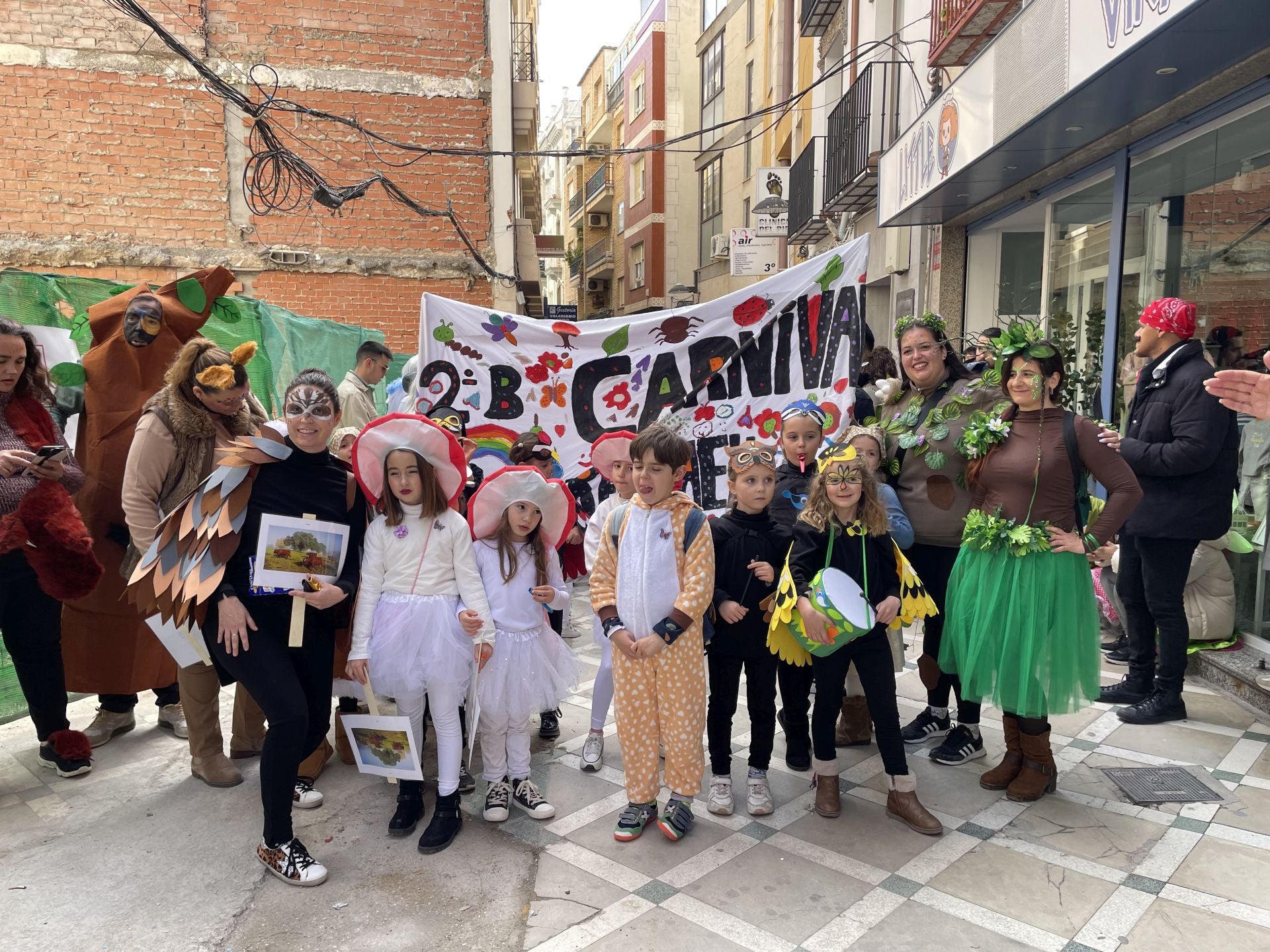 Las imágenes del pasacalles del Carnaval escolar de Jaén