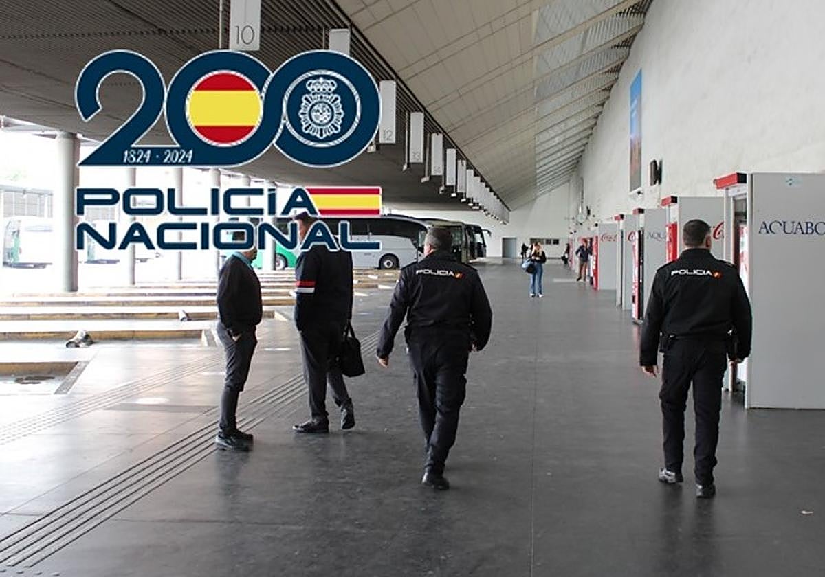 Policía Nacional en la estación de autobús de Granada.