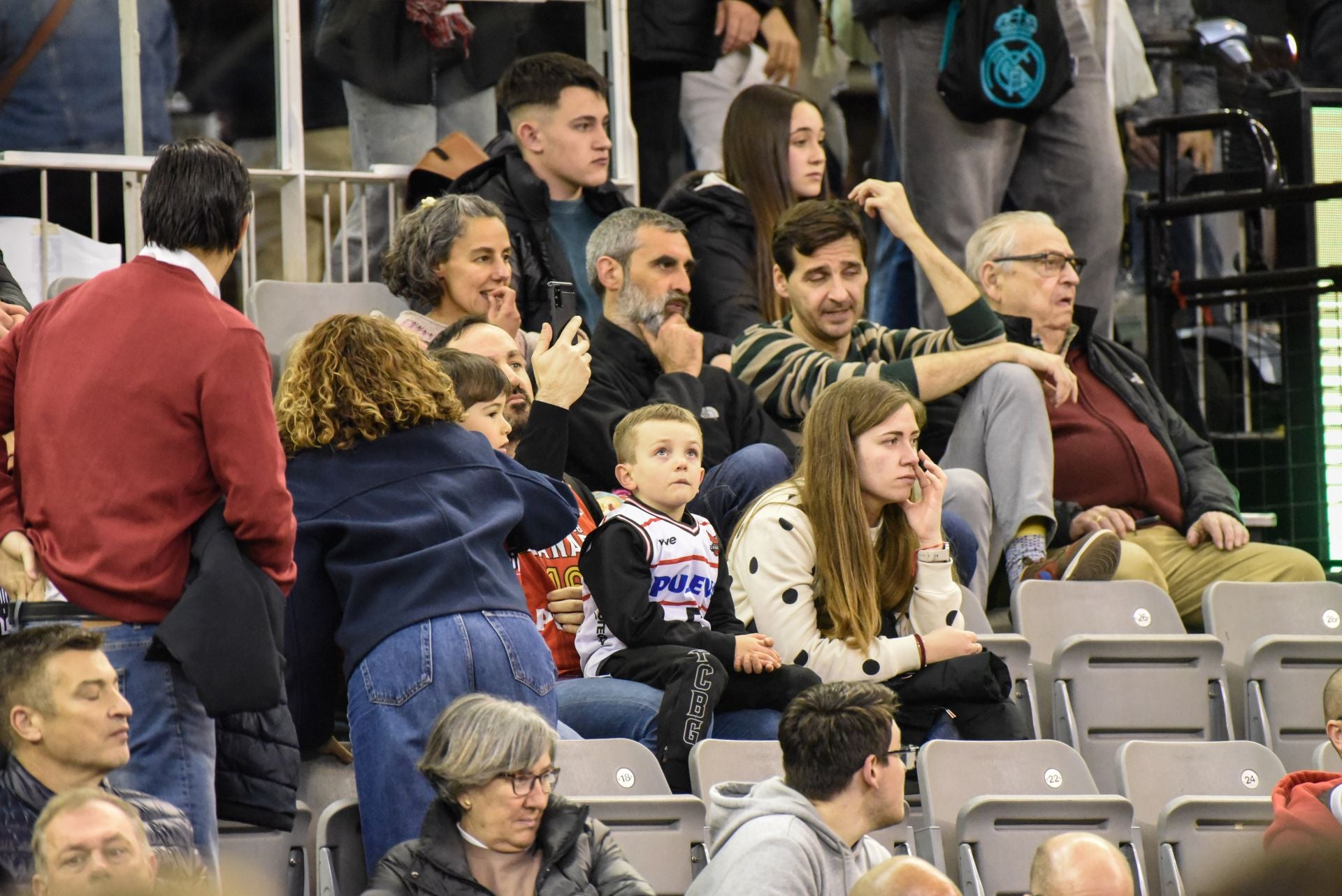 Encuéntrate en la grada del Palacio de Deportes en el Covirán-Murcia