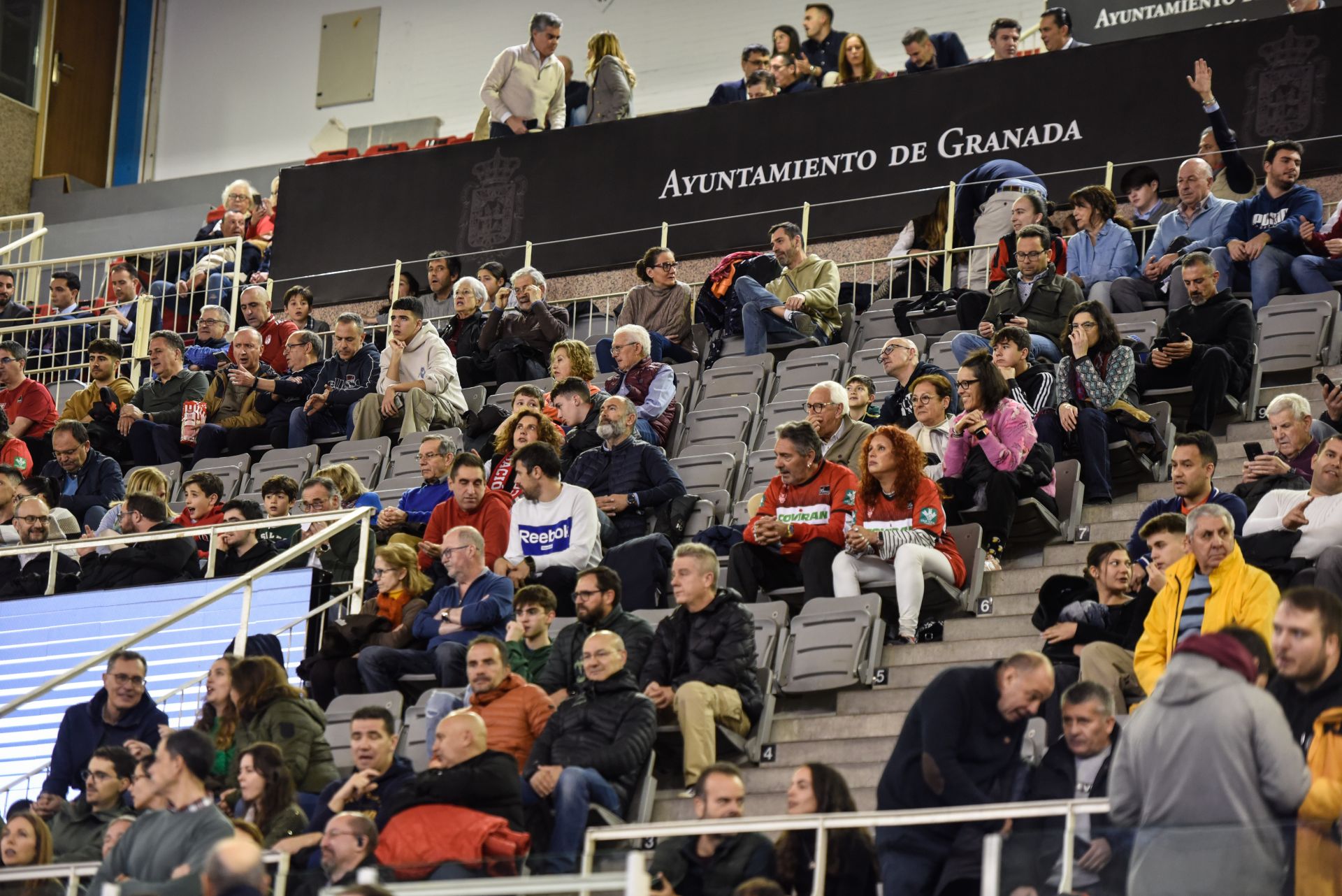 Encuéntrate en la grada del Palacio de Deportes en el Covirán-Murcia