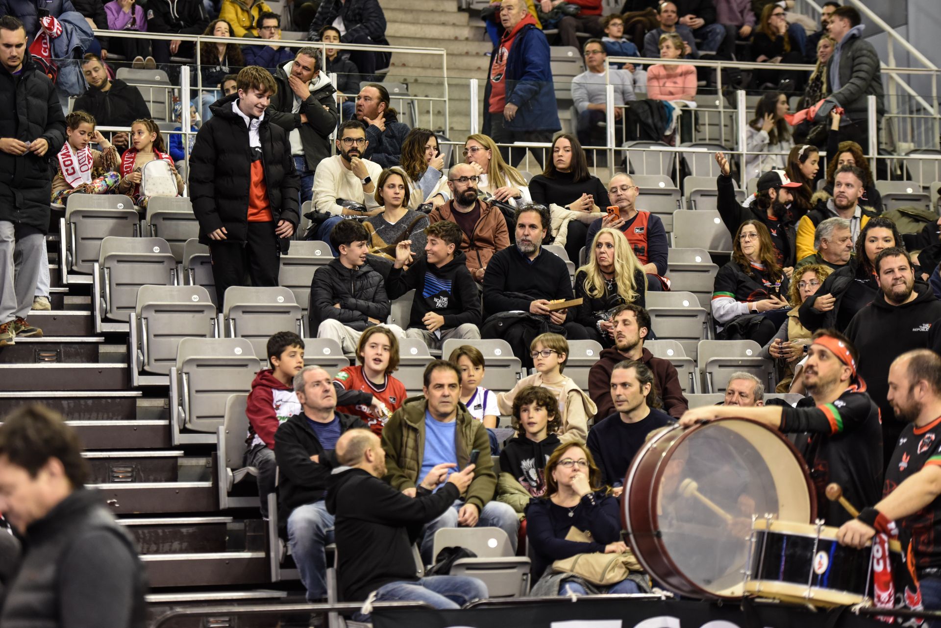 Encuéntrate en la grada del Palacio de Deportes en el Covirán-Murcia