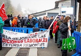 Protestas de los trabajadores este sábado en Sierra Nevada.