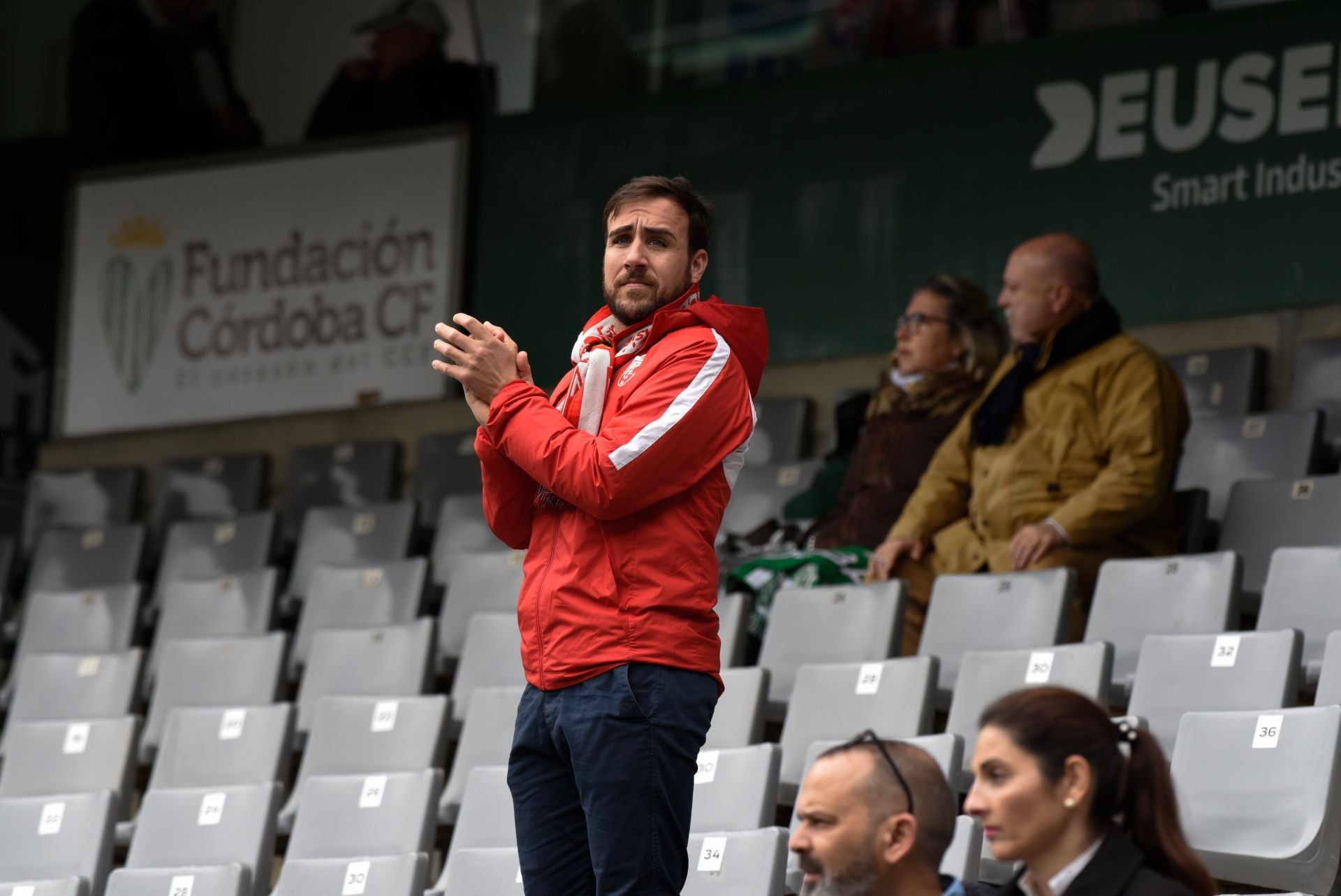 Encuéntrate en las gradas de El Arcángel y en el viaje desde Granada a Córdoba