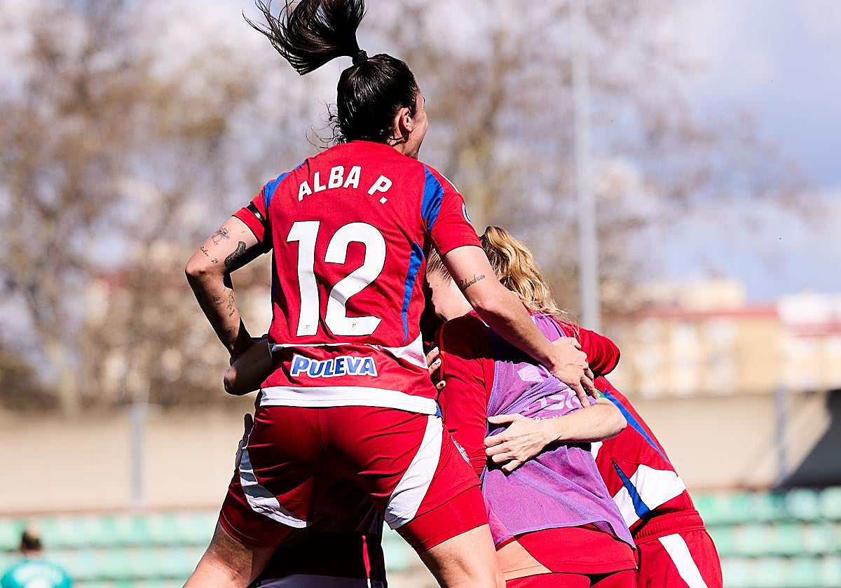 Celebración de uno de los goles del Femenino ante el Betis.