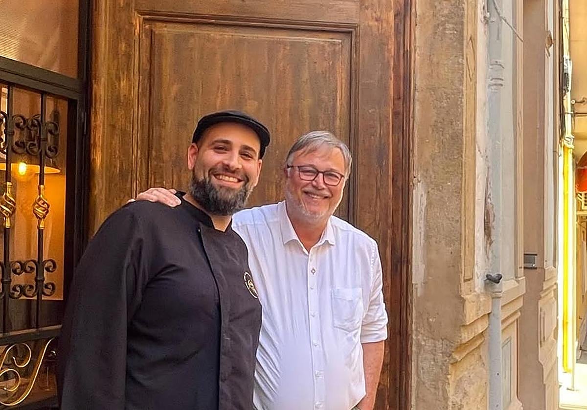 Ginés Peregrín junto con Frank Fol, de la guía We Are Smart Green Guide.