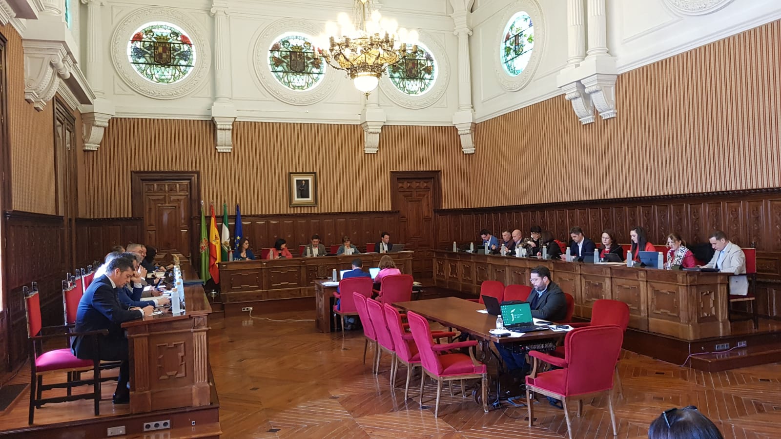 Desarrollo del pleno de la Diputación.