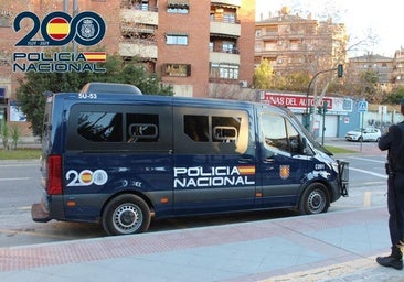 Intento de homicidio en una tienda del centro de Granada: un ciudadano chino le clava un cuchillo a su suegra
