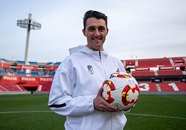 Arturo Ruiz, preparado para la ida de semifinales ante el Atlético de Madrid en Los Cármenes.
