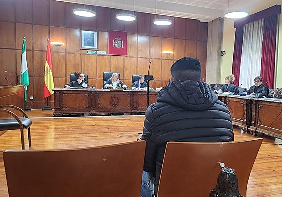 El acusado en el banquillo, en la Audiencia de Jaén.