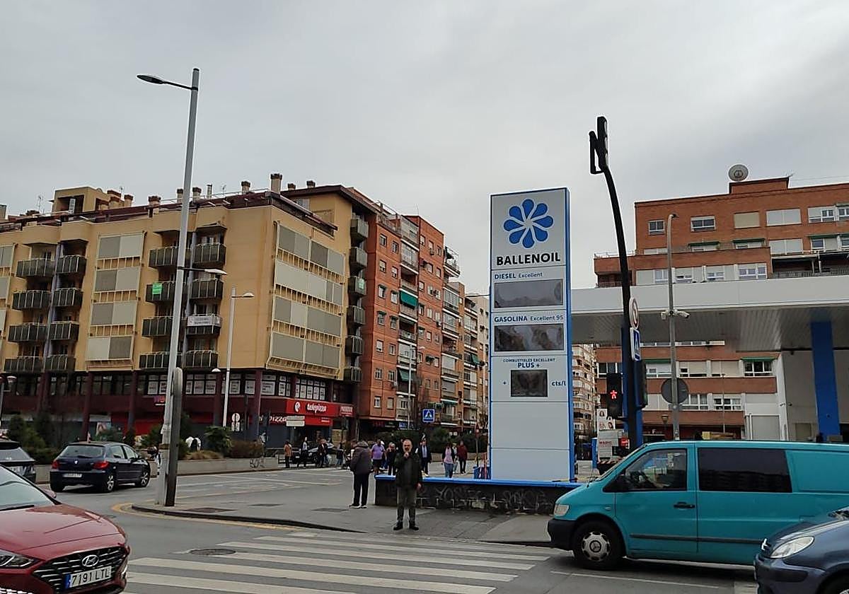 Estado actual de la gasolinera de Plaza Einstein.