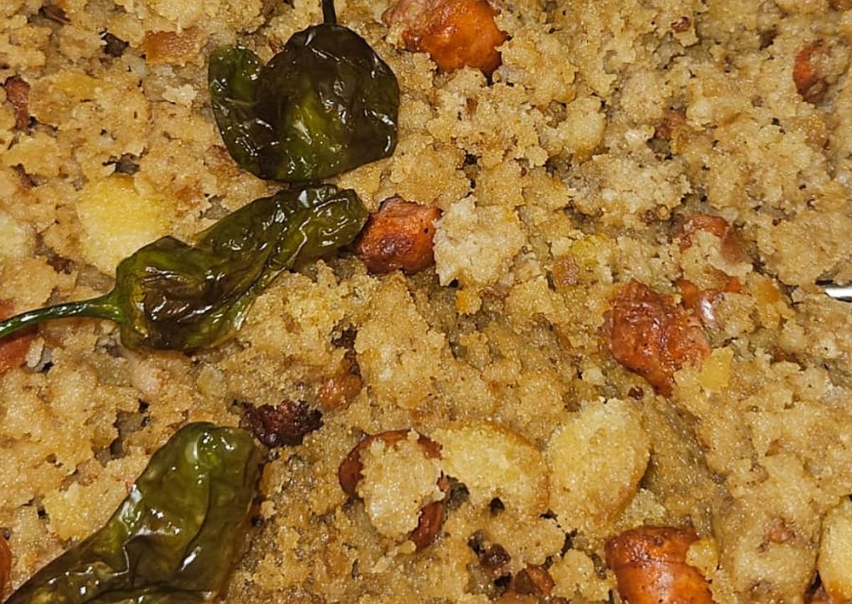 Imagen secundaria 1 - El asadero de Granada con «cocina de la abuela» y platos a 3,50 euros