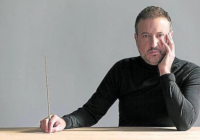 Carlos Mena vuelve a dirigir en las matinales.