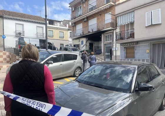 Vivienda afectada por la explosión hace una semana en Pinos Puente.