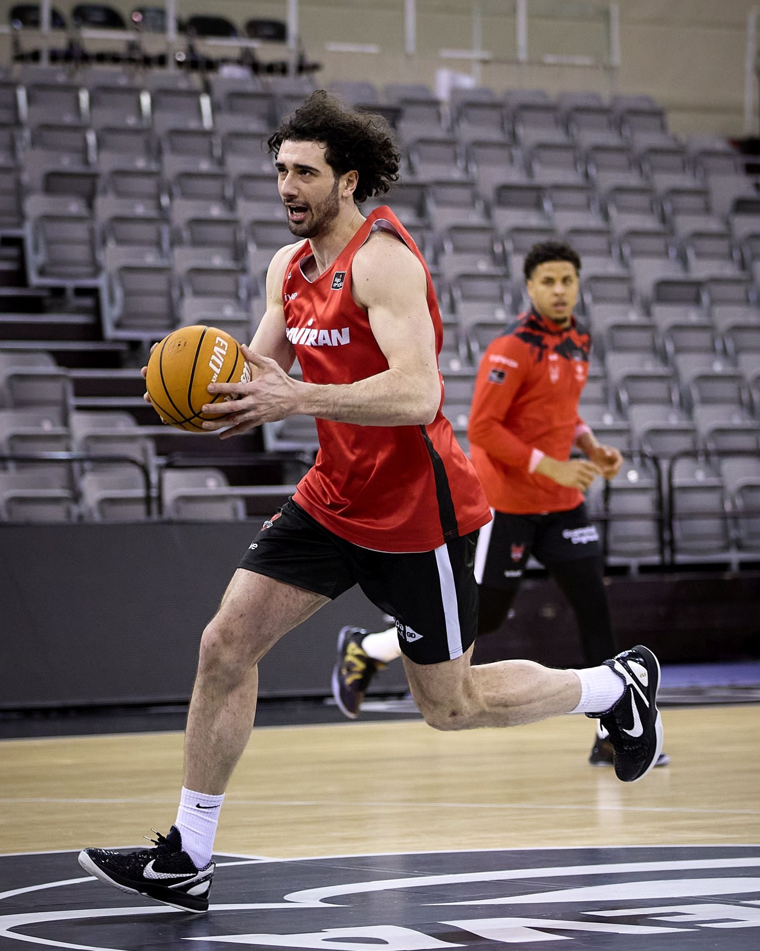 'Gio' (izda.) y Silverio entrenan en el Palacio de los Deportes.