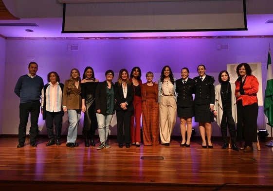 El Área de Igualdad entrega los reconocimientos 'María Jesús Latorre' en la II Gala 8 Mujeres Relevantes de Linares.