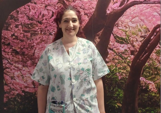 Cristina Sola posa para IDEAL en la sala de micropigmentación del Hospital Materno infantil.