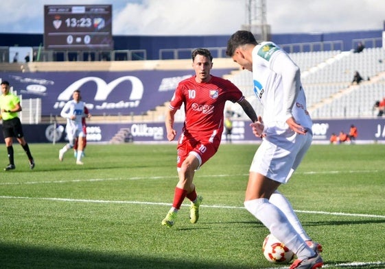 Muñoz, de rojo, en Jaén.
