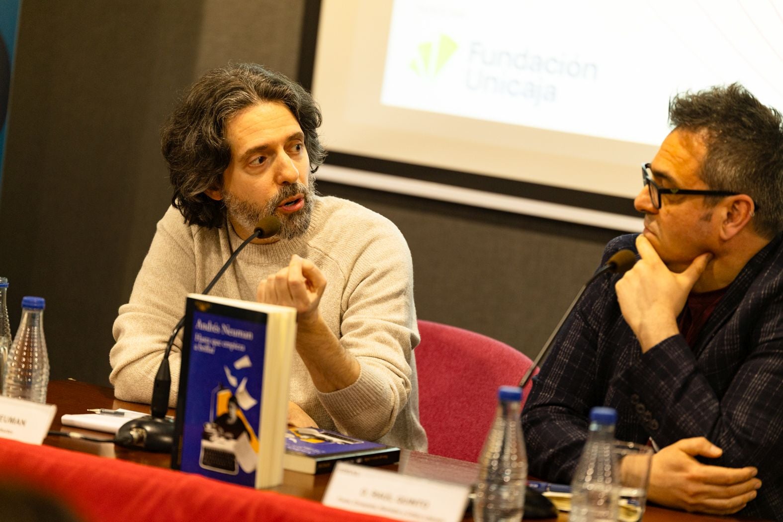 Andrés Neuman encandila con su prosa sobre María Moliner