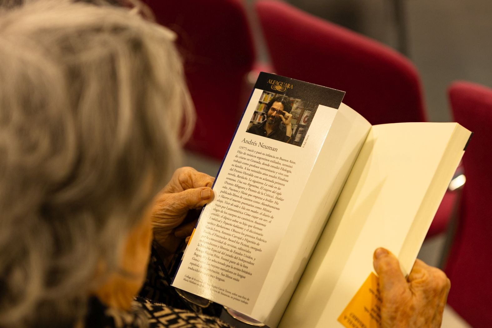 Andrés Neuman encandila con su prosa sobre María Moliner