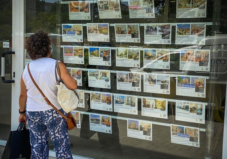El mercado de las casas okupadas llega a Granada con 40 viviendas a la venta