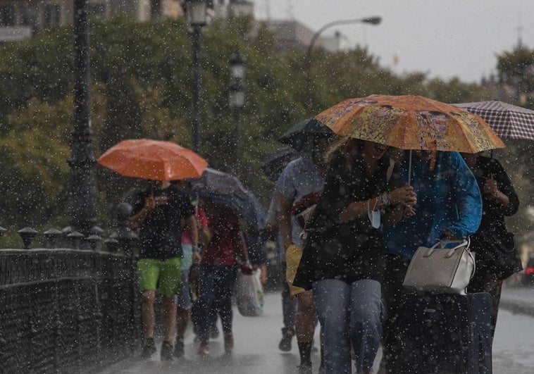 Temporal de lluvia, nieve y hasta tornados en Andalucía: estas serán las zonas afectadas