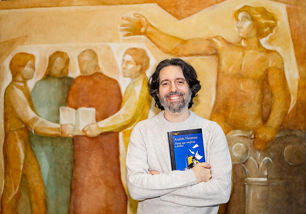 Andrés Neuman encandila con su prosa sobre María Moliner