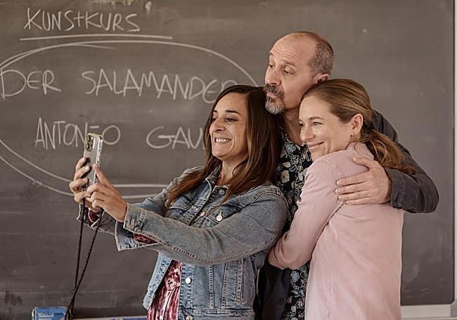 Buen rollo en el rodaje de Machos alfa.