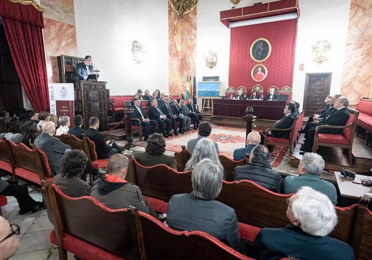 García Ibáñez defiende la estética real al entrar en la Academia de Bellas Artes
