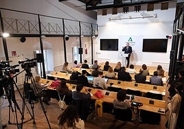 El consejero Arturo Bernal, en rueda de prensa.