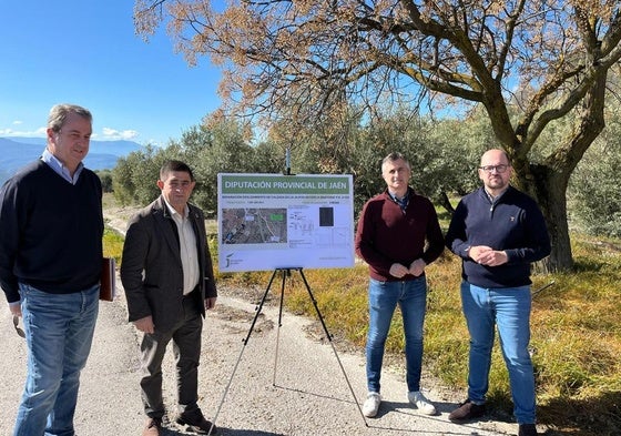Visita de autoridades al inicio de las actuaciones.