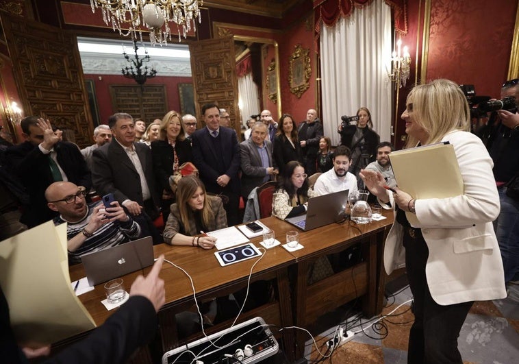 Carazo defiende la «estabilidad» de su gestión y avanza una Granada con la vivienda y la mejora de las infraestructuras como eje