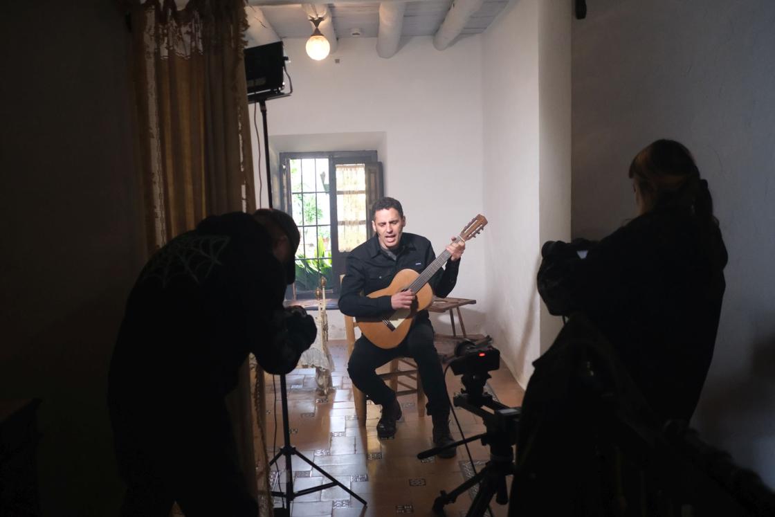 Así fue la grabación del videoclip de Depedro en la casa natal de Federico García Lorca