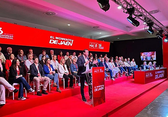 El ministro de Transporte, Óscar Puente, en el congreso provincial.