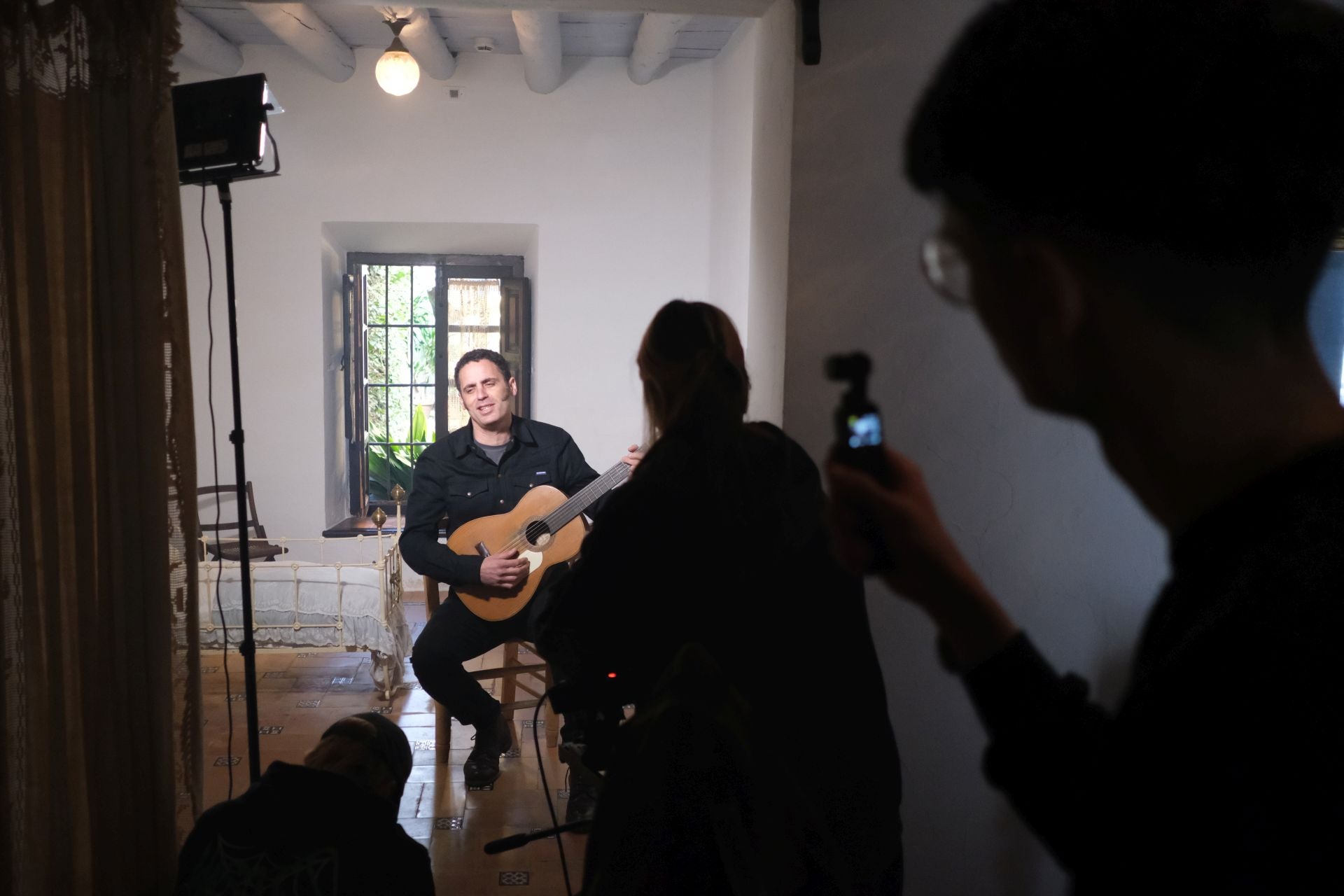 Así fue la grabación del videoclip de Depedro en la casa natal de Federico García Lorca