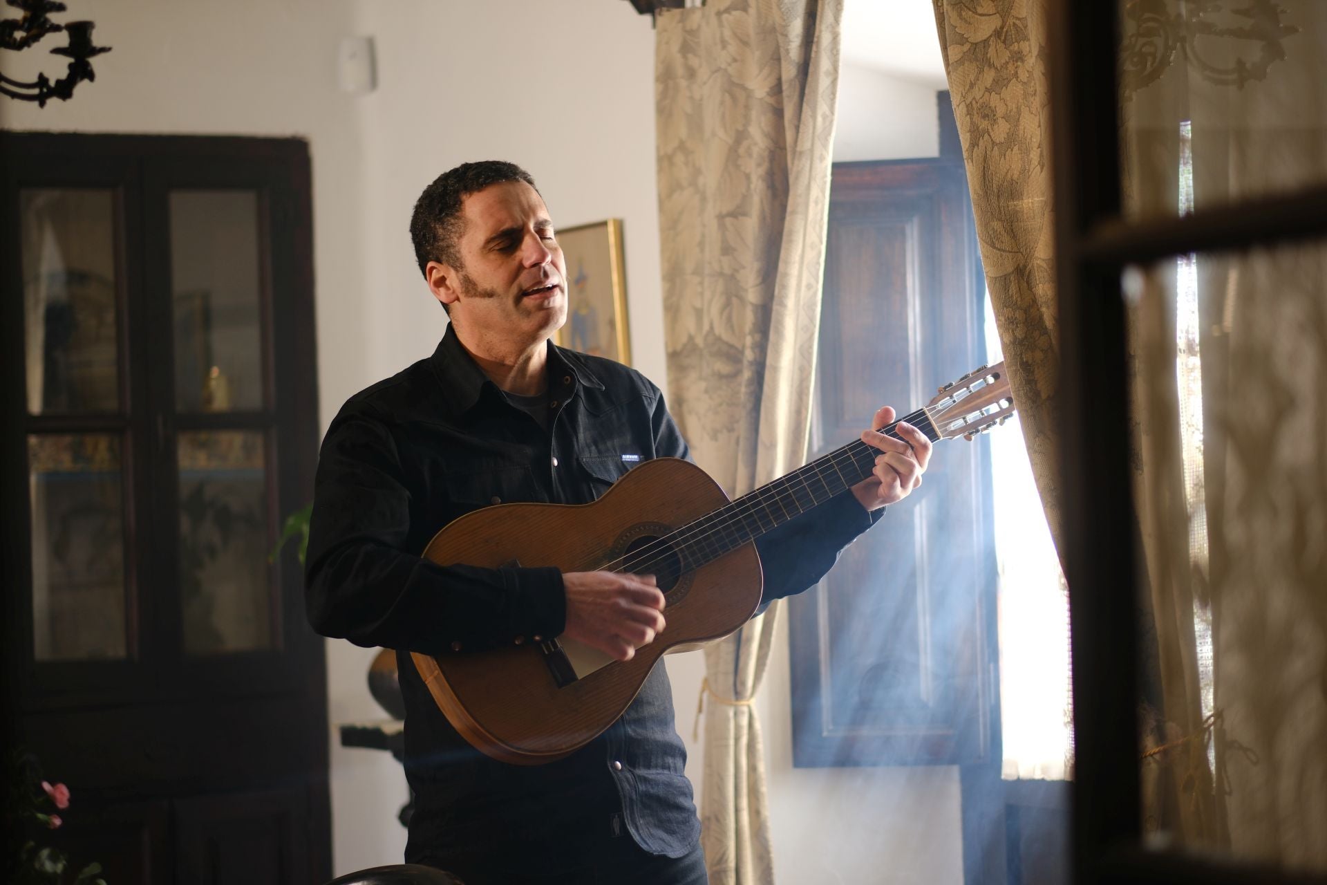 Así fue la grabación del videoclip de Depedro en la casa natal de Federico García Lorca