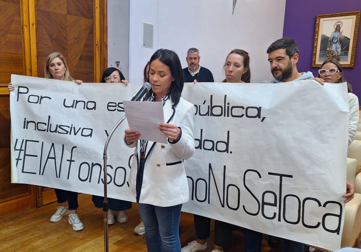 El pleno respalda la lucha del 'Alfonso Sancho' para que no se elimine una línea de Infantil