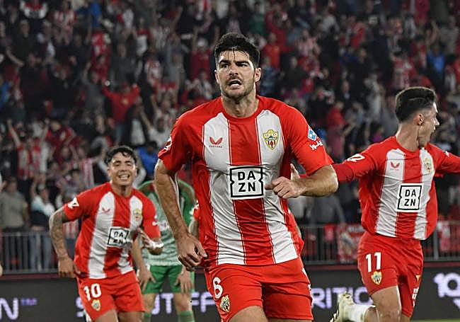 Melero celebra el gol de la remontada ante el Granada, próximo rival.