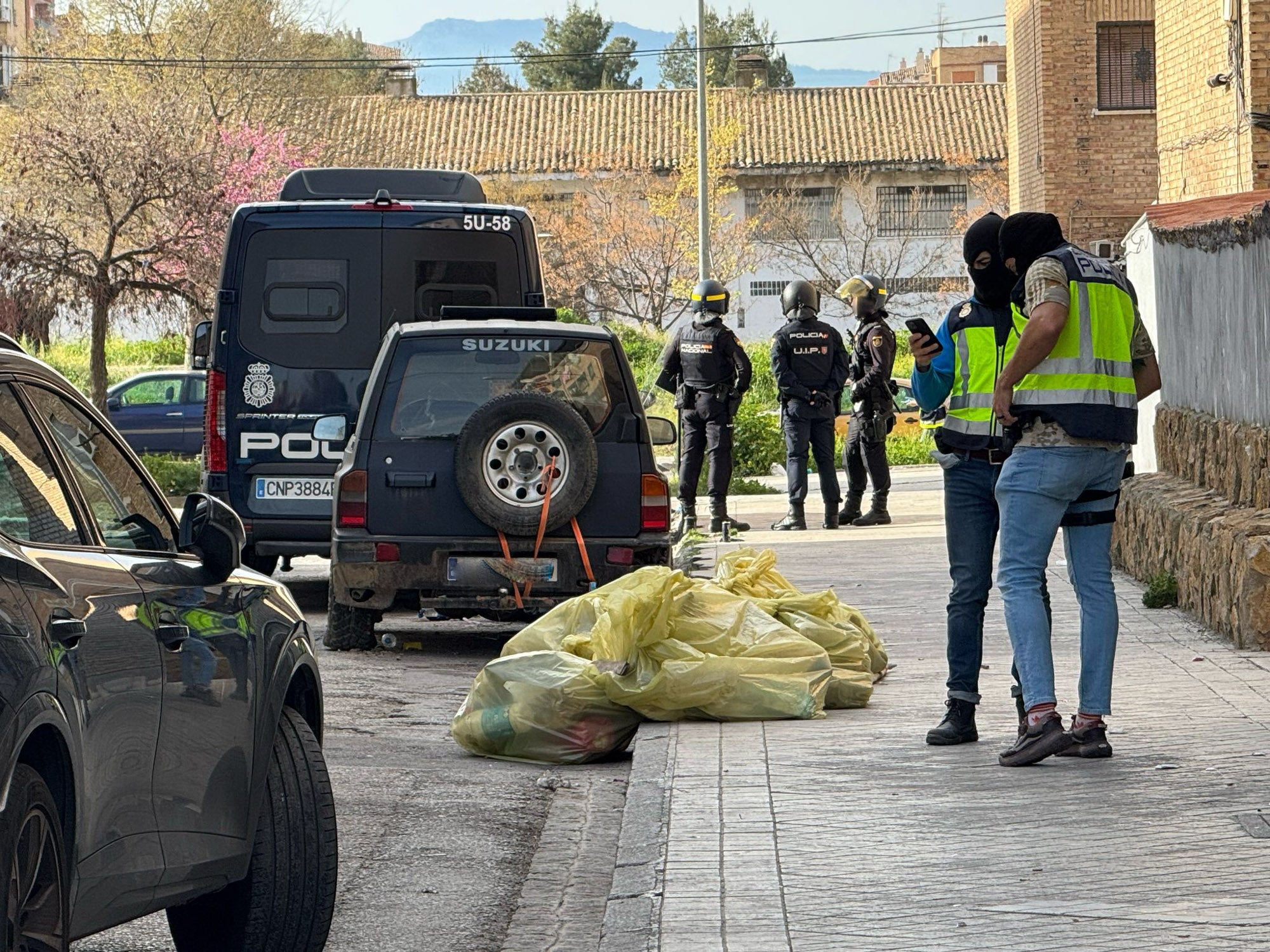 Las imágenes de la operación policial en la zona Norte de Granada, desde dentro