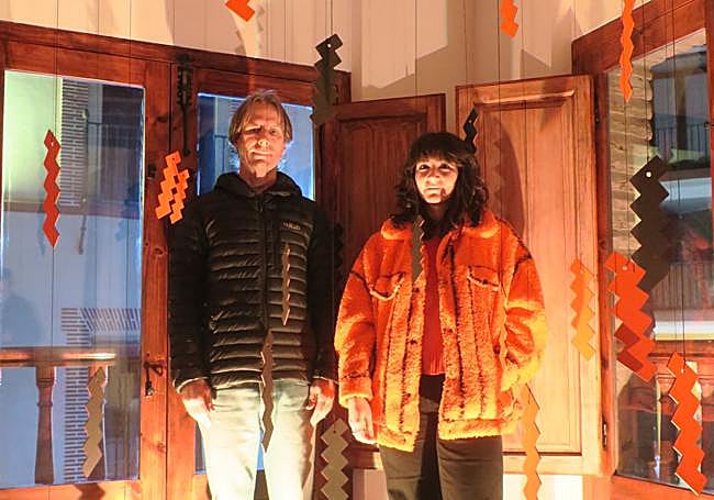 Simón Zabell y María Dolores Gallego, en la casa.