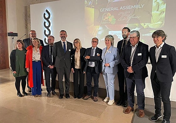 Andalucía asume la presidencia de la Asamblea de Regiones Hortícolas de Europa durante tres años con Fernández-Pacheco.