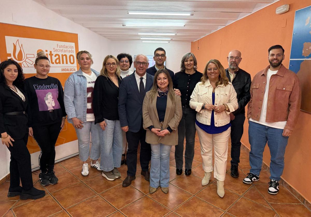 Visita de Jesús Estrella a la Fundación Secretariado Gitano en Jaén.