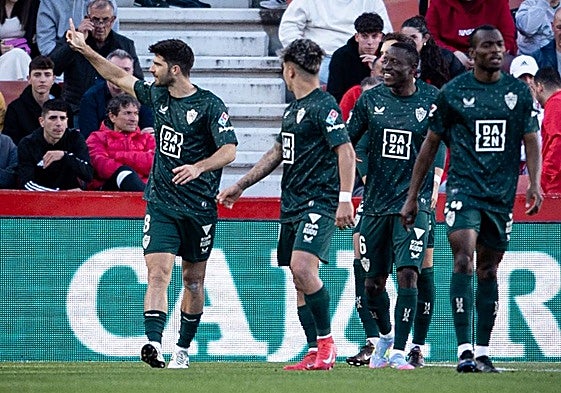 Melero festeja el empate; un resultado que ya no vale para lo que queda.