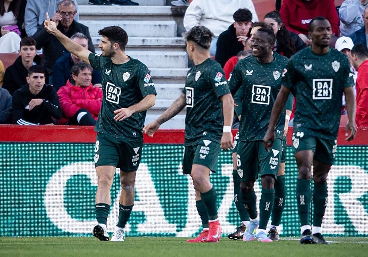 Melero festeja el empate; un resultado que ya no vale para lo que queda.