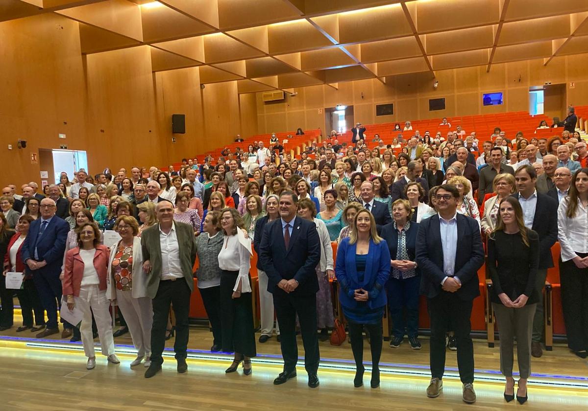 Educación rinde homenaje a 697 docentes y funcionarios jubilados en Almería desde 2020