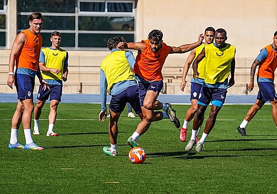 Arnau Puigmal, uno de los apercibidios, en el entrenamiento de ayer.