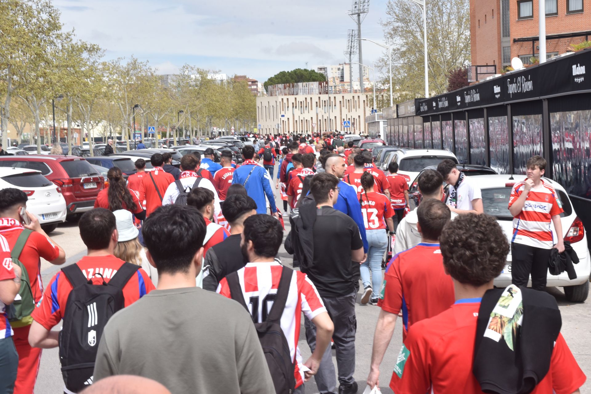 Encuéntrate entre la afición del Granada desplazada a Albacete