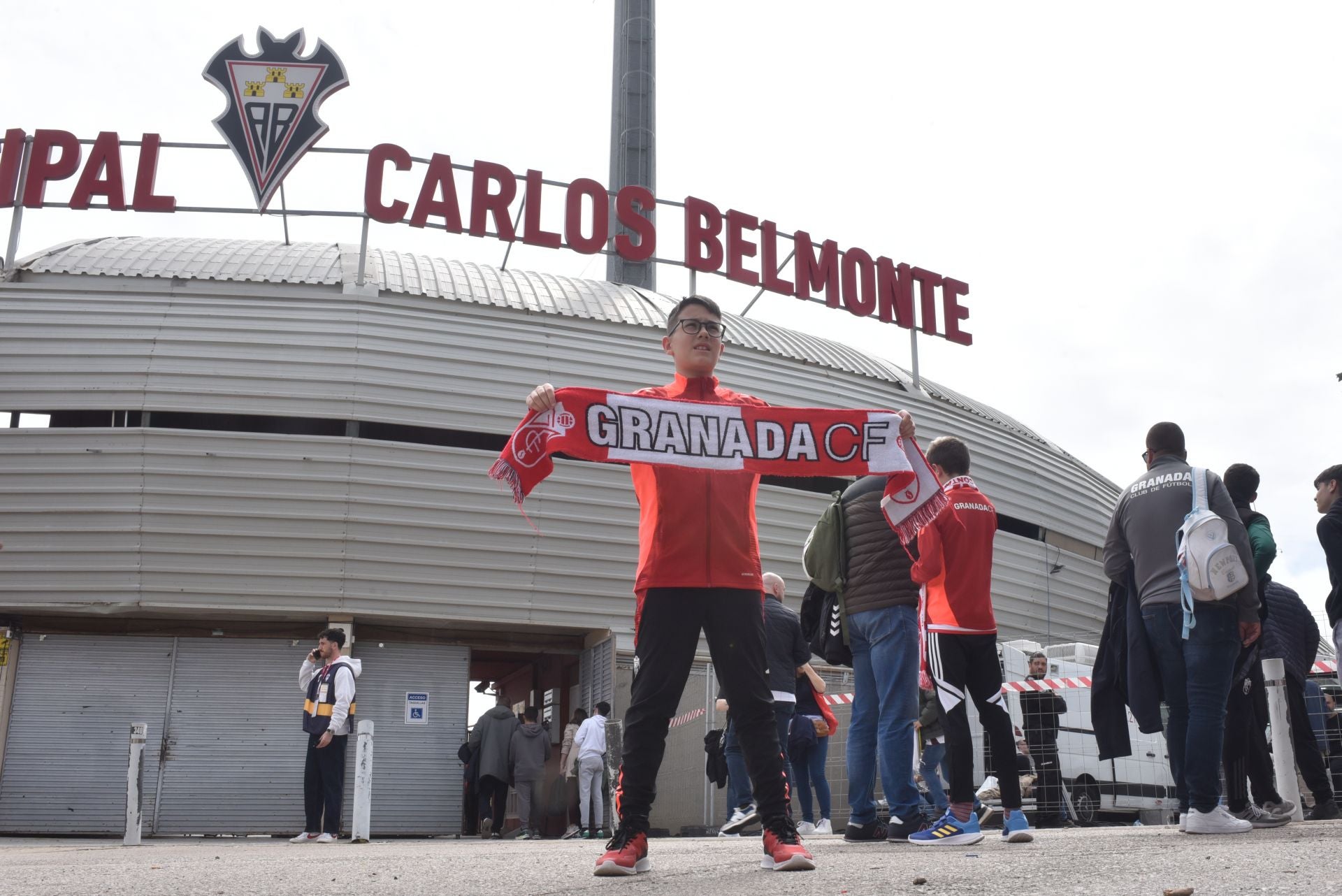 Encuéntrate entre la afición del Granada desplazada a Albacete