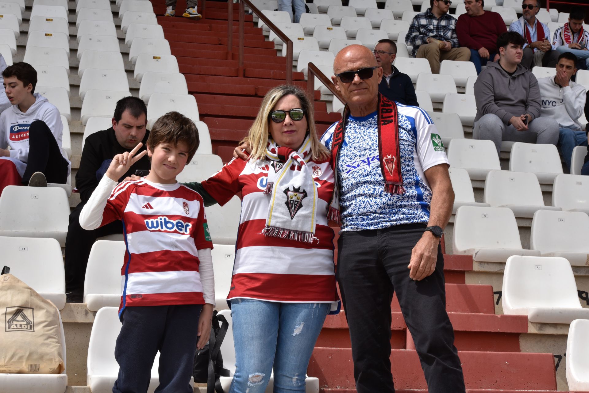 Encuéntrate entre la afición del Granada desplazada a Albacete