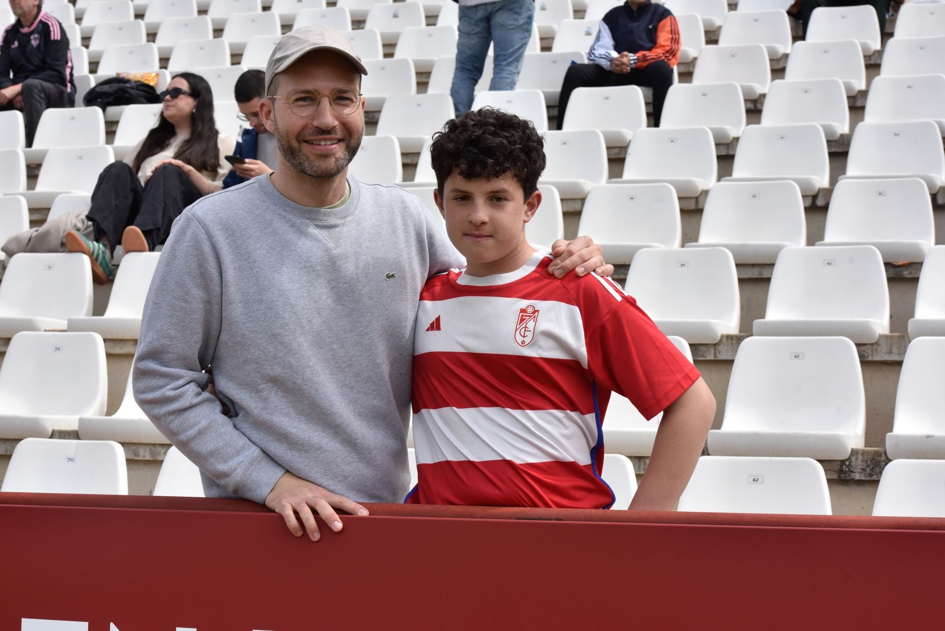 Encuéntrate entre la afición del Granada desplazada a Albacete