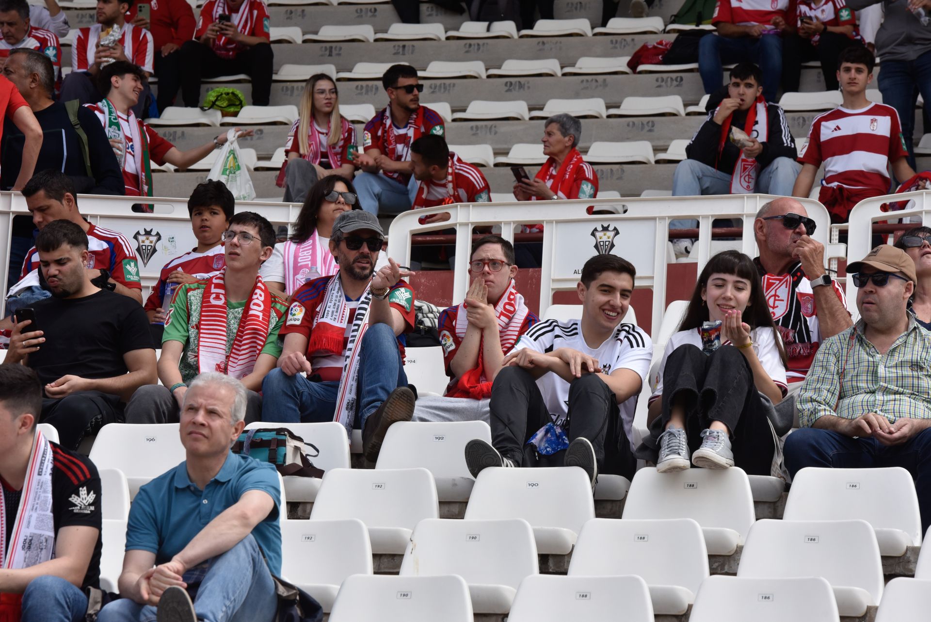 Encuéntrate entre la afición del Granada desplazada a Albacete